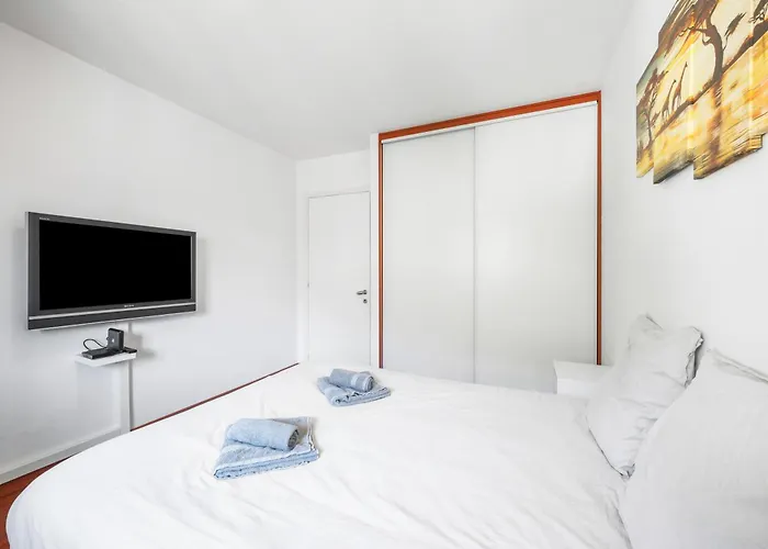 Le Virgil- Residence Calme - Piscine - Parking Prive
