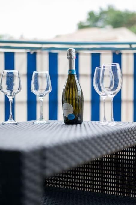 Le Virgil- Calme - Piscine - Parking Prive * Menton